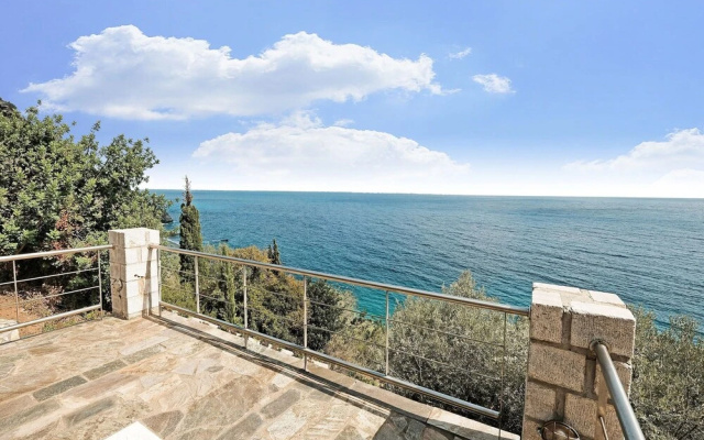 Outstanding Villas in Pera Melana near Kissakas Beach