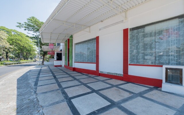 RedDoorz Plus @ Grace Residence Surabaya