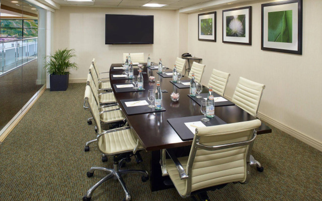 DoubleTree by Hilton Hotel Alana - Waikiki Beach