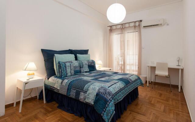 Lovely 2 Bedroom apt in Metaxourgio Center