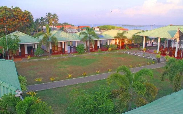 OYO 255 Atara Lagoon