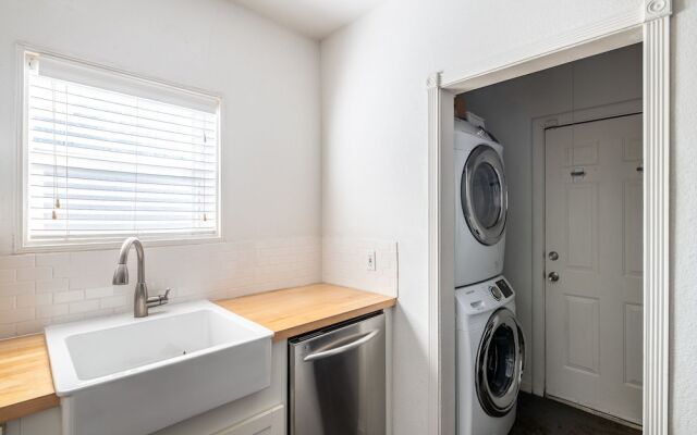 Cozy 2BR Home in Central Phoenix by WanderJaunt