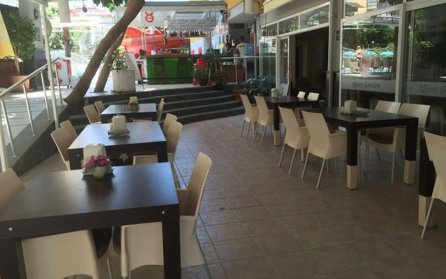 Rose Garden Apart Hotel