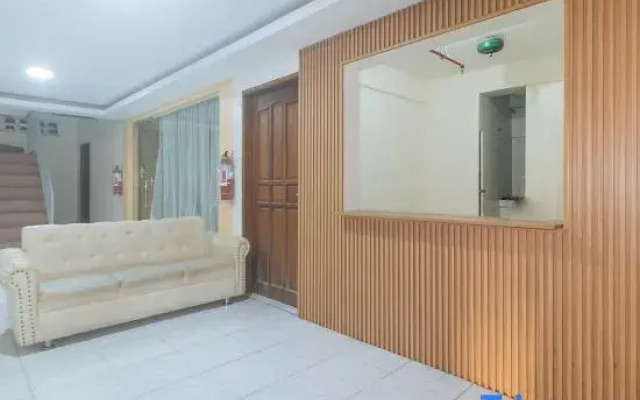 RedDoorz @ FCCG GoldMoon Boutique Hotel