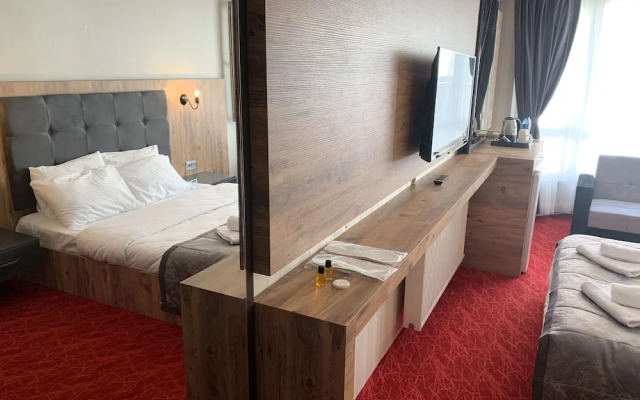 Adanaz Otel