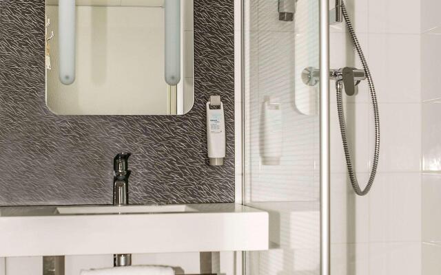 ibis Saint Genis Pouilly Genève