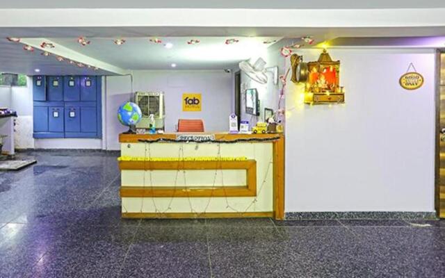 Fabhotel White House Bnb