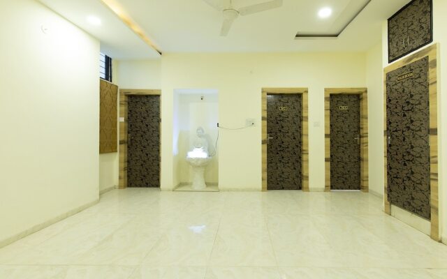 Oyo 16546 Hotel Saurabh