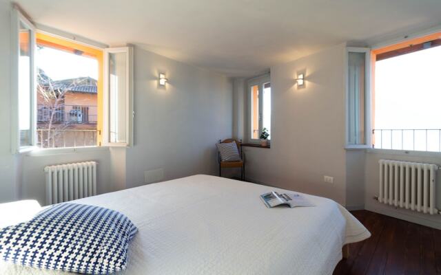 Mamma Ciccia Holiday Home - La Tour Orange Varenna