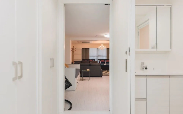 Higobashi AFP Luxury Apartment