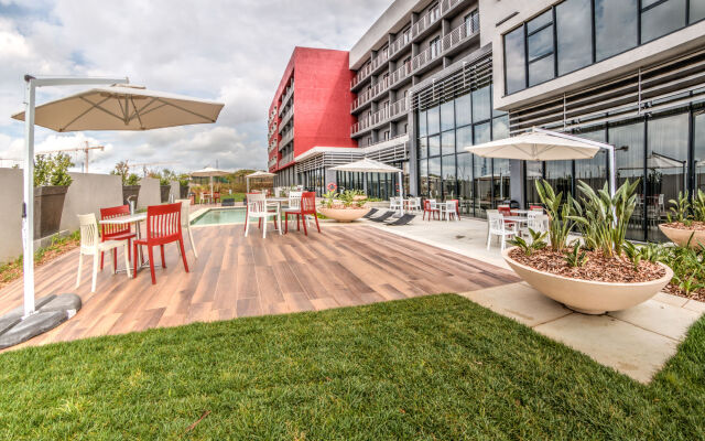 City Lodge Hotel Waterfall City