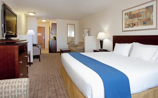 Holiday Inn Express & Suites Buffalo, an IHG Hotel