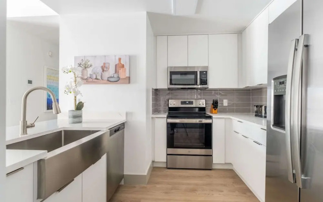 Luxury Central Apartment with Gym