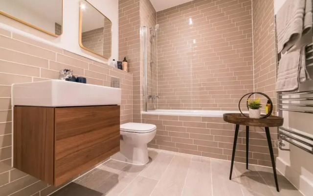 Luxurious 1BR Apartment - NEC BHX JLR Solihull