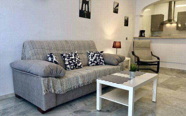 Apartamentos Turísticos Las Rosas de Capistrano