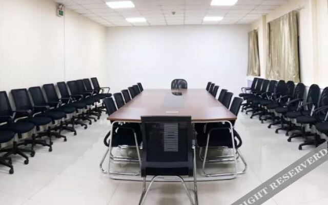 Super 8 Hotel (Sanhe Yanjiao Nordic Town)