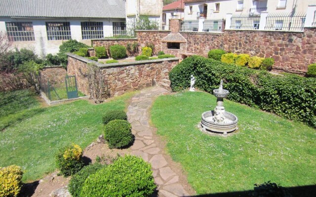 House With 4 Bedrooms in Pradoluengo, With Wonderful Mountain View and Enclosed Garden