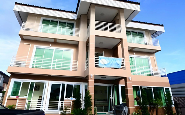 Laksasuk House