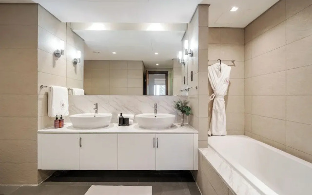 Luxury 2BR Apartment + Maid's Room | Close to Nakheel Mall