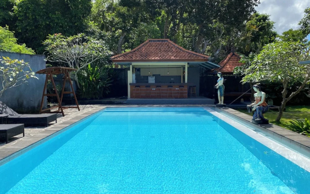 Cove Belimbing Sari
