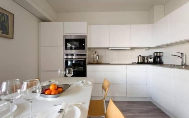 Seaside Downtown Apartment