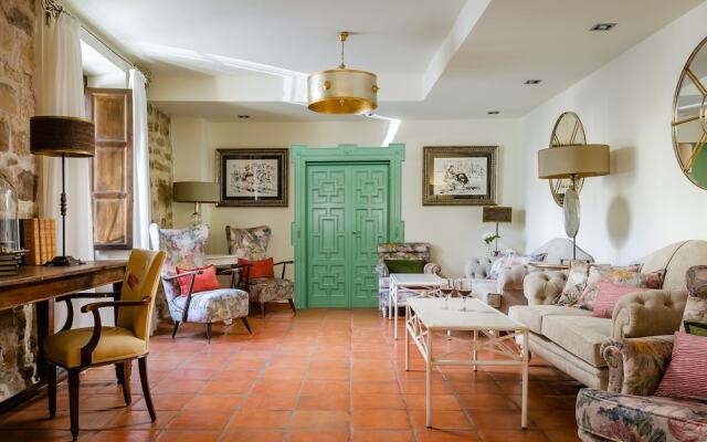 Hotel  YIT La Casona del Arco