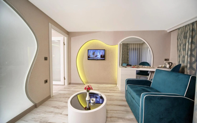 Demonti Otel