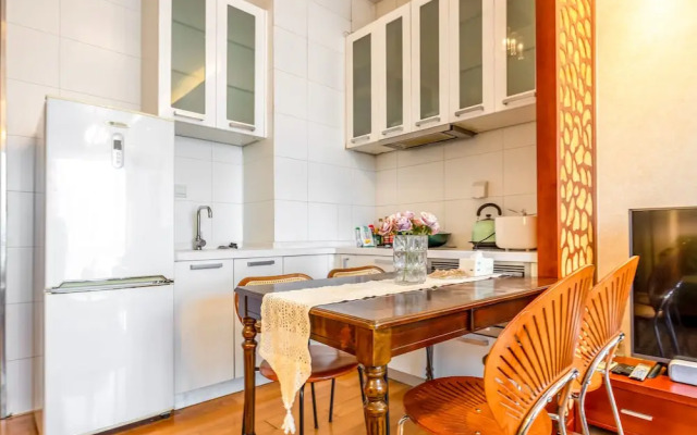 Beijing Furnished Apt with Queen bed