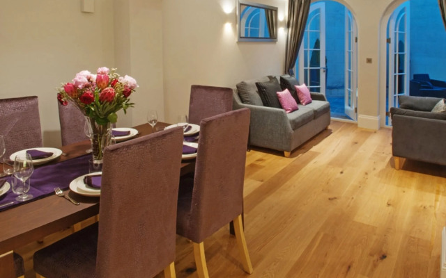 Bath Circle Luxury Serviced Apartments