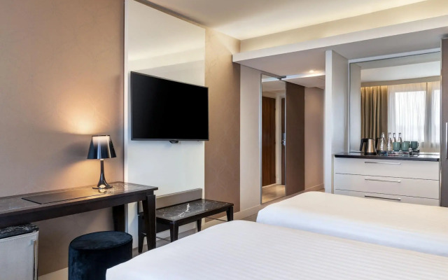 AC Porte Maillot Hotel