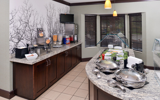 Staybridge Suites O'Fallon Chesterfield by IHG