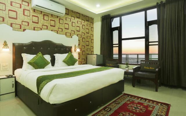 Treebo Roshan House With Valley View