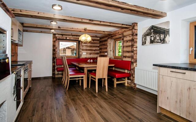 Cozy hut in Pinzgau with Finnish sauna
