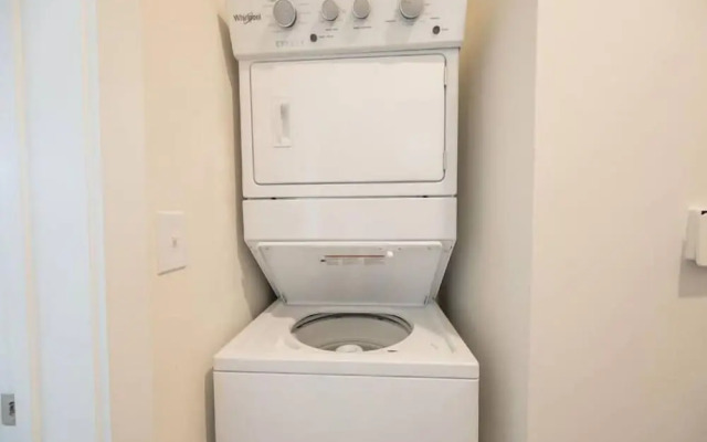 Modern Luxury Apartment with Gym 410