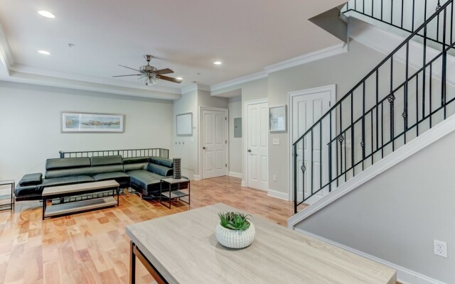 Upscale Home Near Harbor W/2cargarage&rooftopdeck