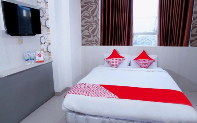 OYO 861 R Four Hotel – Guest Rooms – Palu