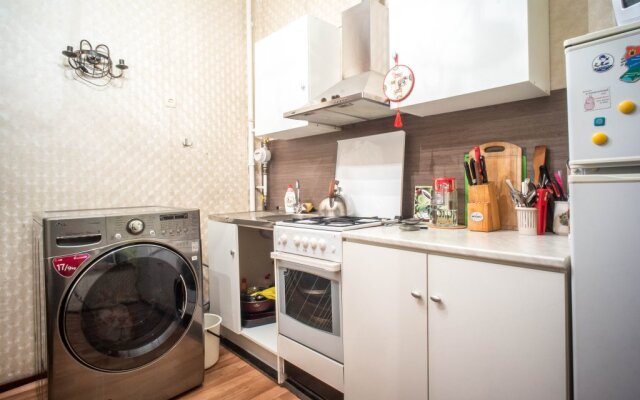 Polyarnikov 7 Apartments