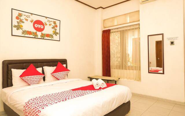 OYO 353 Loesje Guest House Syariah