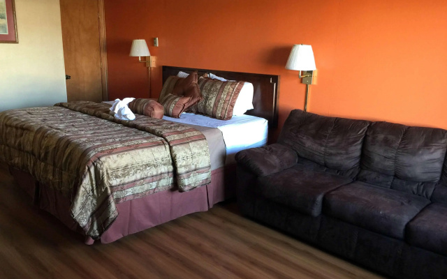 Americas Best Value Inn & Suites Macon at Sunset Dr
