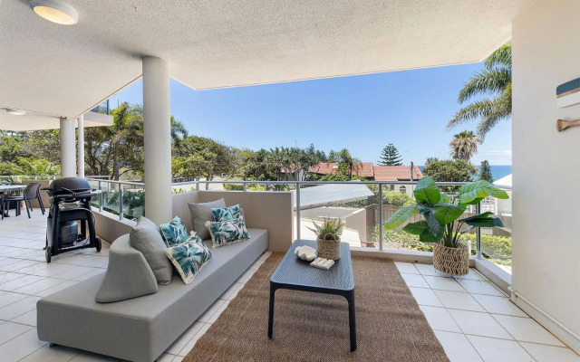 Unit 2 21 Park Cres Modern Stylish apartment