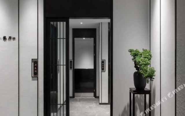 Yunny Hotel (Kunming Railway Station Wanda Square store)