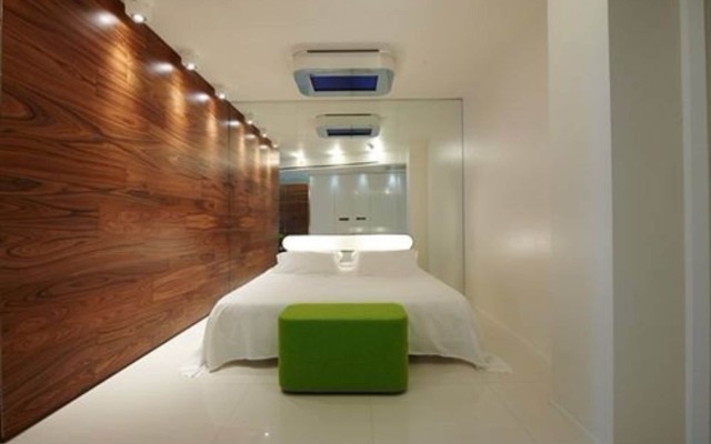 i-Suite Hotel