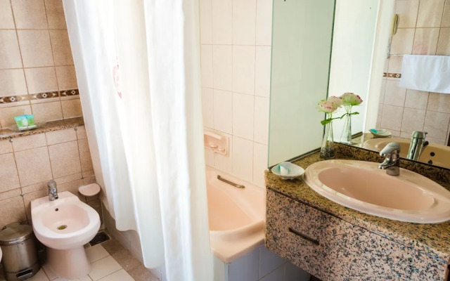 Ramee Guestline Hotel