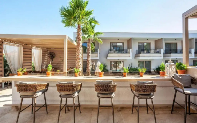 Pefki Deluxe Residences