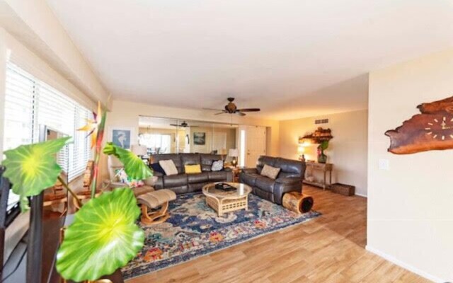 Jamaica Royale - 302 - 2 Br Condo