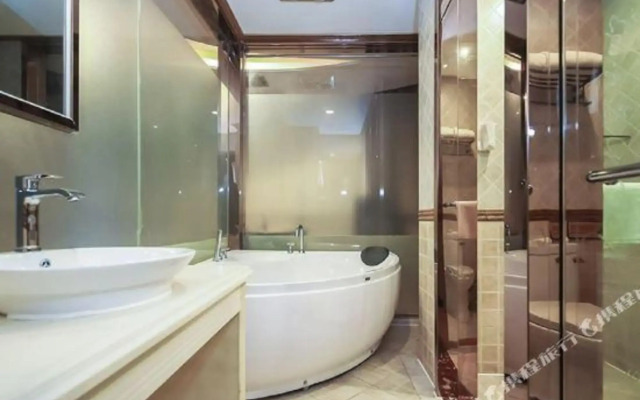 Vienna Hotel (Nanjing Hexi Golden Eagle Shop)