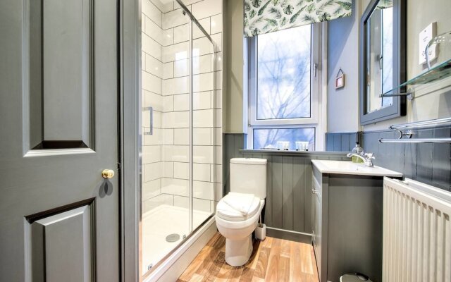 Stylishly Presented City Centre Apartment