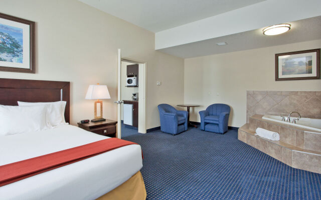 Holiday Inn Express Hotel & Suites Hinton, an IHG Hotel