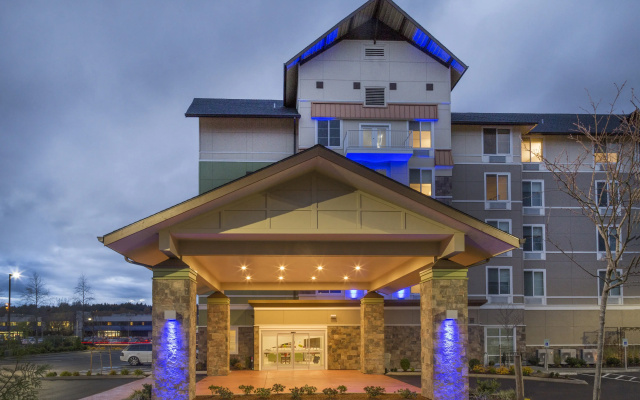 Holiday Inn Express & Suites Seattle South - Tukwila by IHG