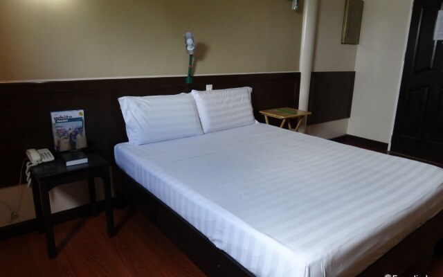 RueMango Apartelle and Suites